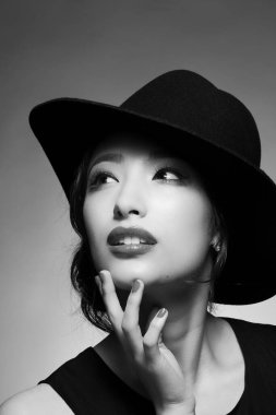 şapkalı güzel Asyalı kadın
