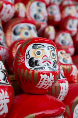  Daruma bebeklerinin Japonya 'da şans getirdiğine inanılır.