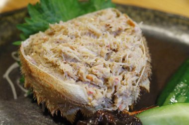 Bir tabak Asya yemeği. 