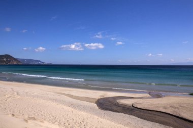 Güzel kumlu sahil, deniz kıyısı     