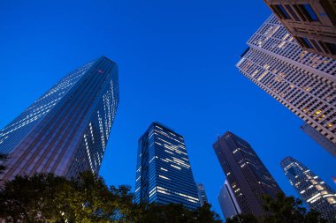 Modern ofis binaları, Japonya