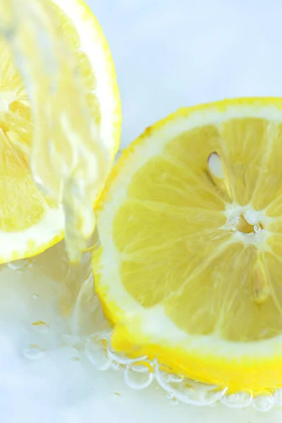 Fresh Lemon Water Splash White Background — Stock Photo, Image
