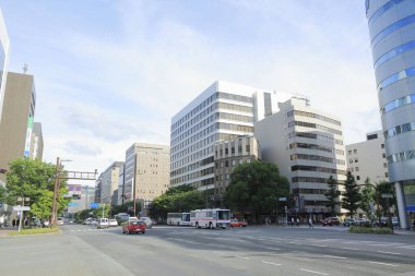 Gündüz Japon şehrinin modern mimarisi