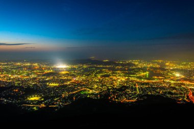 Kitakyushu Şehri, Fukuoka Bölgesi, Japonya Sarakura Dağı 'ndan Gece Manzarası.