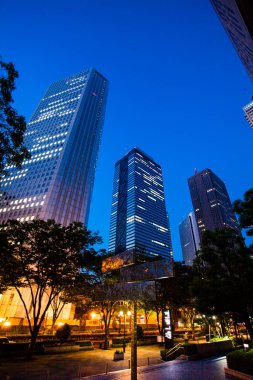 Modern ofis binaları, Japonya