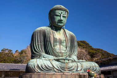 Japon şehrindeki büyük Buda heykeli.
