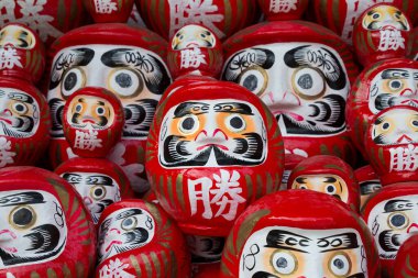  Daruma bebeklerinin Japonya 'da şans getirdiğine inanılır.