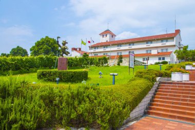 Kobe Agri Parkı, eski adıyla Kobe Şaraphanesi (veya Nogyo Koen) Kobe, Japonya