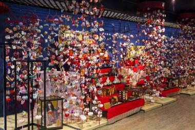 Markette satılan Çin hatıraları.