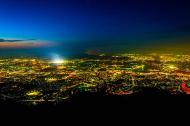 Kitakyushu Şehri, Fukuoka Bölgesi, Japonya Sarakura Dağı 'ndan Gece Manzarası.