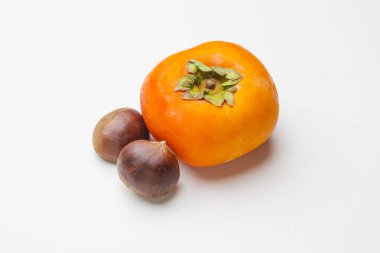 Tahta masada kestane ve hurma