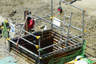 Şehir binası gündüz çalışma sahasında yapıldı