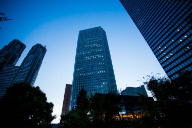 Modern ofis binaları, Japonya