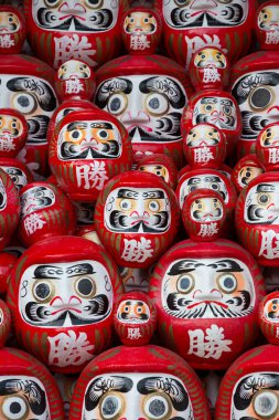  Daruma bebeklerinin Japonya 'da şans getirdiğine inanılır.
