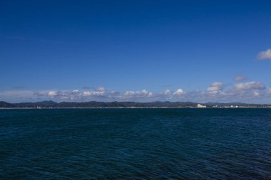 Deniz manzarası çok güzel. Gündüz deniz manzarası rahatlatıcı