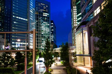 Geceleri gökdelen - Marunouchi, Tokyo, Japonya