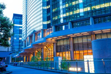 Geceleri gökdelen - Marunouchi, Tokyo, Japonya