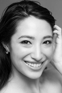 Genç Asyalı kadın Studio