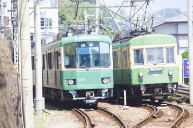 Kanagawa, Japonya - Kamakura, Kanagawa, Japonya 'daki Kamakura Kokomae İstasyonu. İstasyon Enoshima Electric Railway tarafından işletiliyor..