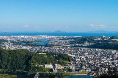 Şehrin yerel mimarisiyle panoramik görüntüsü