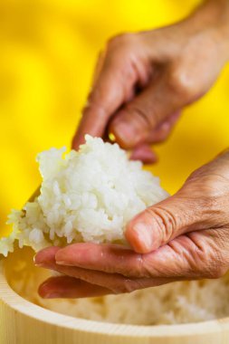 Eller pilav, Çin mutfağı hazırlıyor. 