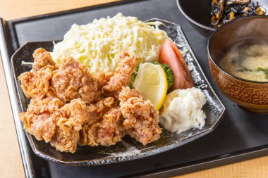 Asya mutfağının yakın çekim tabağı.