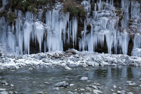 Bela Cachoeira Nas Montanhas Inverno — Fotografia de Stock