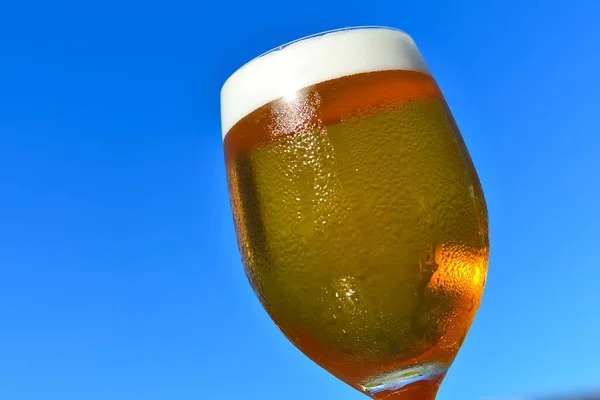 Glas Bier Achtergrond Van Lucht — Stockfoto
