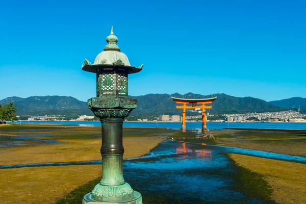 Тори Ворота Храма Ицукусима Миядзиме Хиросиме Днем — стоковое фото