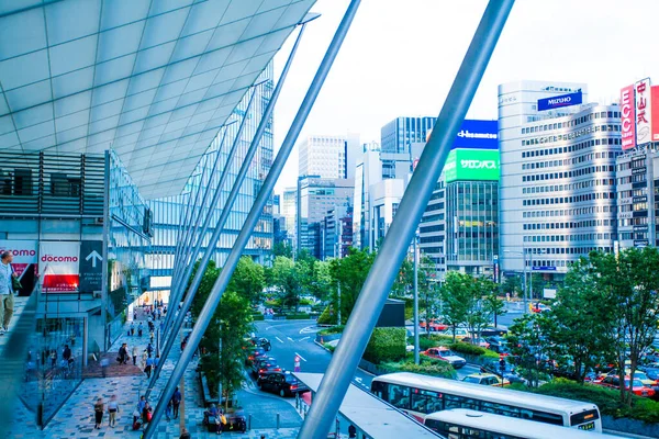 Chuo Ward, Tokyo 'da. Tokyo İstasyonu 'ndan Yaesu çıkışı. İstasyonla bütünleşen binaların adı Gran Tokyo