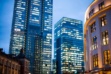 Tokyo İstasyonu Tokyo, Japonya 'da gece