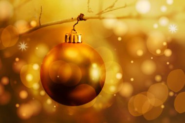 Bulanık bokeh arka plandaki güzel noel balosunun yakın plan görüntüsü        