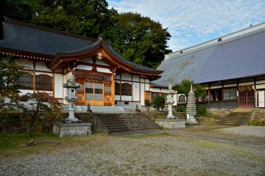 Tapınak manzarası, geleneksel Japon mimarisi.