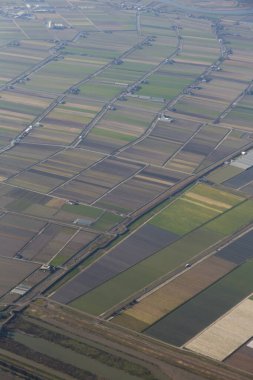 Kırsal kesimdeki tarlaların ve tarımsal alanların havadan görünüşü