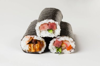 Lezzetli Japon suşi seti. 