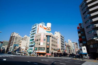 Tokyo, Japonya 'daki Asakusa' nın Kappabashi bölgesinde Şef Dekorasyonu. Kappabashi Caddesi restoran ekipmanları satan birçok mağazasıyla ünlüdür.