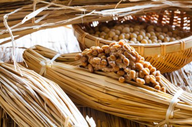 Natto, mayalanmış soya fasulyesi, Japon sağlıklı geleneksel yiyeceği.