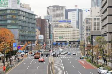 Temiz çizgiler ve cam bu Japon şehrinin mimarisine hakim.