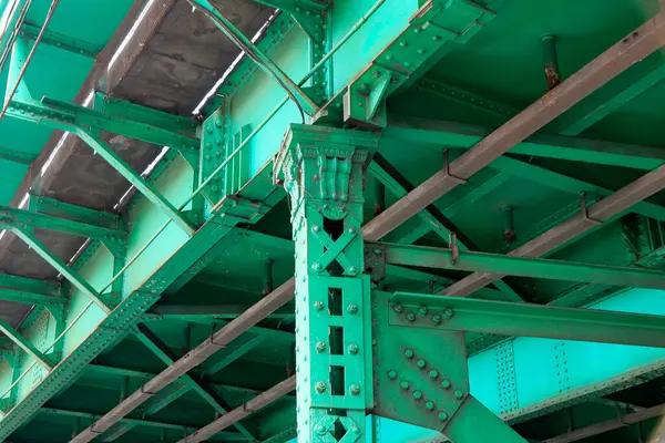 Brückenkonstruktion Aus Grünem Metall Industrieller Hintergrund — Stockfoto