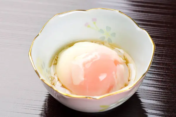 Yumurtalı Bir Kase Yemek — Stok fotoğraf