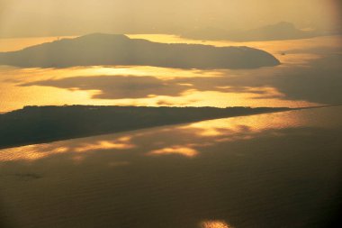 Uçağın ve denizin havadan görünüşü