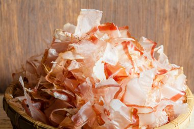 Japon baharatlı katsuobushi. Keskin bir kesik Bonito Flakes 