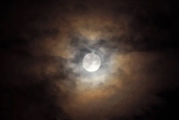 Полная Луна Небе — стоковое фото