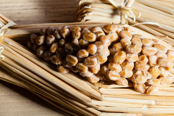 Natto, mayalanmış soya fasulyesi, Japon sağlıklı geleneksel yiyeceği.