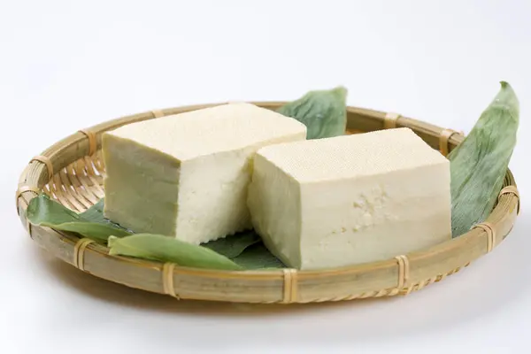 Teller Tofu Auf Weißem Hintergrund — Stockfoto