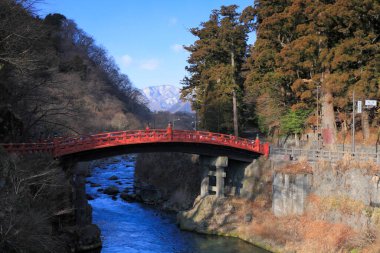 Dağları aşan nehir