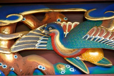 Güzel geleneksel mimari, dekoratif oymalar, Tokyo 'daki Ueno Toshogu Tapınağı, Japonya                         