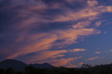 Bulutlu gün batımı gökyüzü