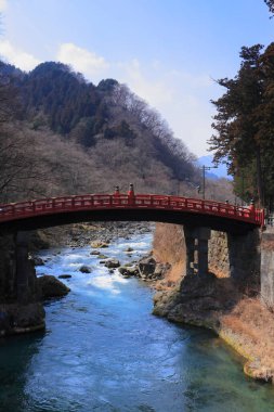 Dağları aşan nehir