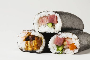 Lezzetli Japon suşi seti. 